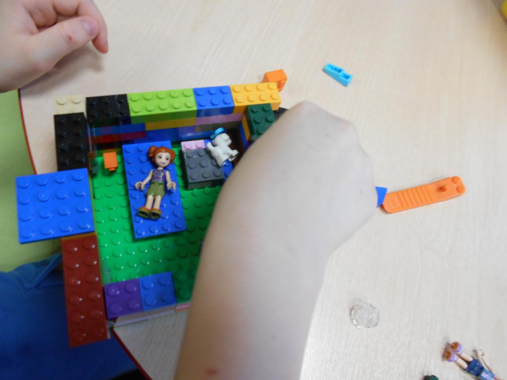 W trakcie budowania z klocków LEGO